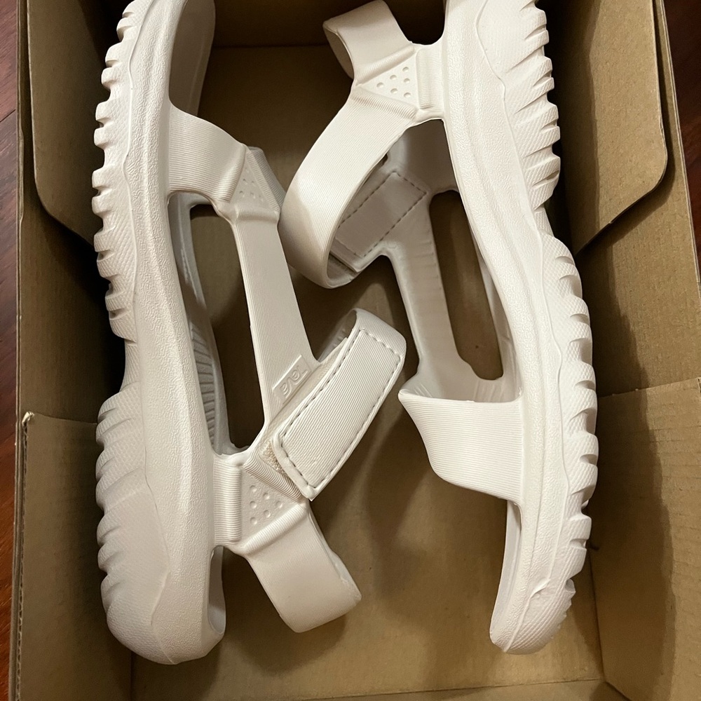 White Teva Hurrican Drift Sandals Women’s